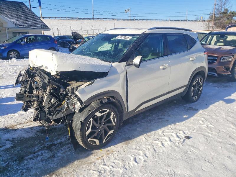 KIA Seltos 2023, VIN KNDEUCAA9P7403544, 2/11