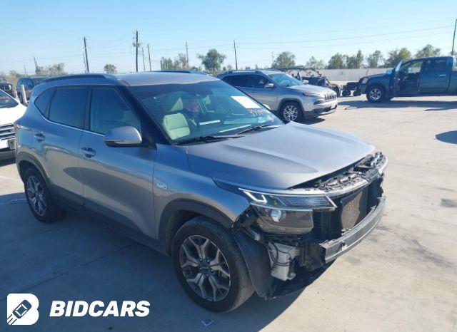 KIA Seltos 2023, VIN KNDEUCAAXP7350952, 4/5
