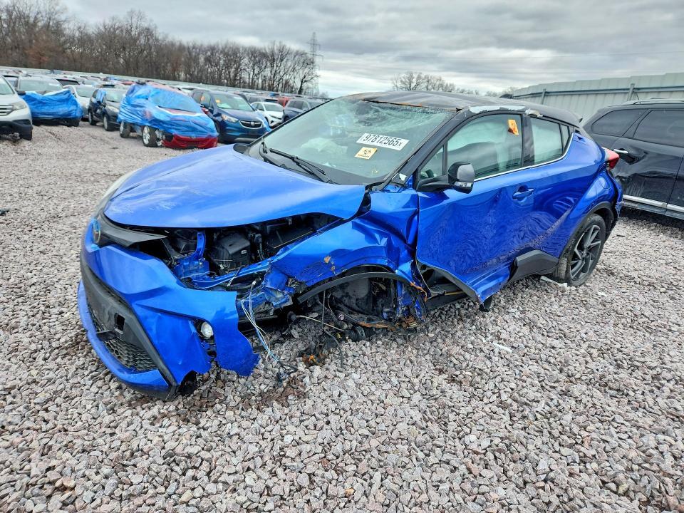 Toyota C-HR 2022, VIN NMTKHMBX1NR143173, 2/5