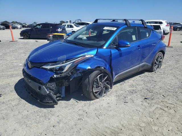 Toyota C-HR 2020, VIN NMTKHMBX4LR115736, 3/5
