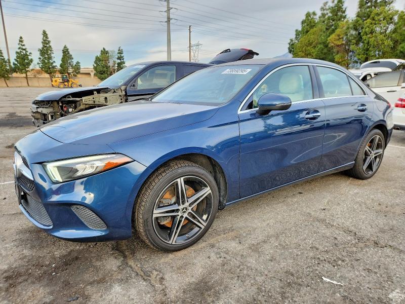 Mercedes-Benz A-Class 2022, VIN W1K3G4EB2NJ361652, 2/5