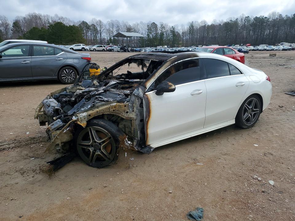 Mercedes-Benz CLA-Class 2022, VIN W1K5J4GB1NN314533, 2/5