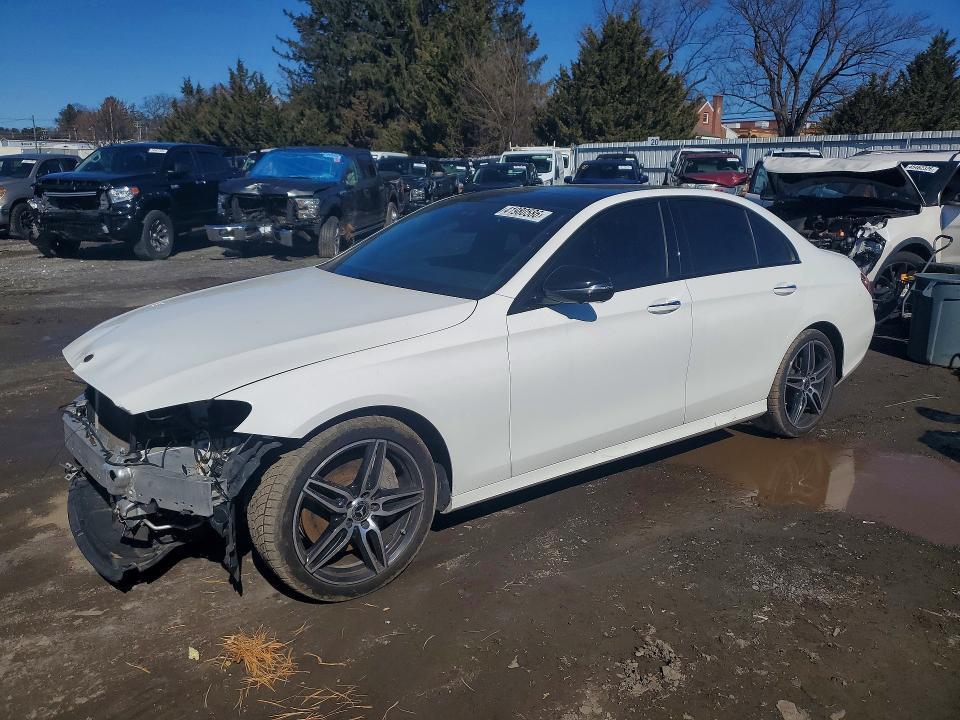 Mercedes-Benz E-Class 2020, VIN W1KZF8DB2LA827311, 3/5
