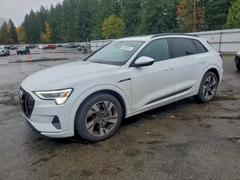 Audi E-Tron 2022, VIN WA1AAAGE4NB007547, 2/5