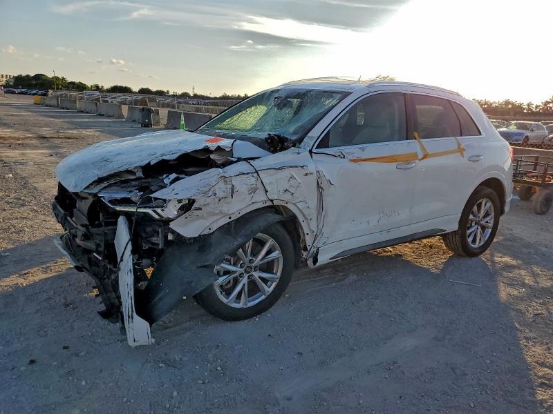 Audi Q3 2022, VIN WA1DECF31N1086792, 1/9