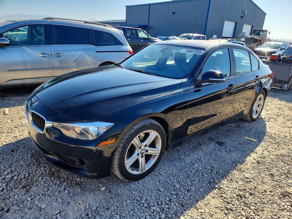 BMW 3 Series 2014, VIN WBA3C1C55EK110956, 2/5