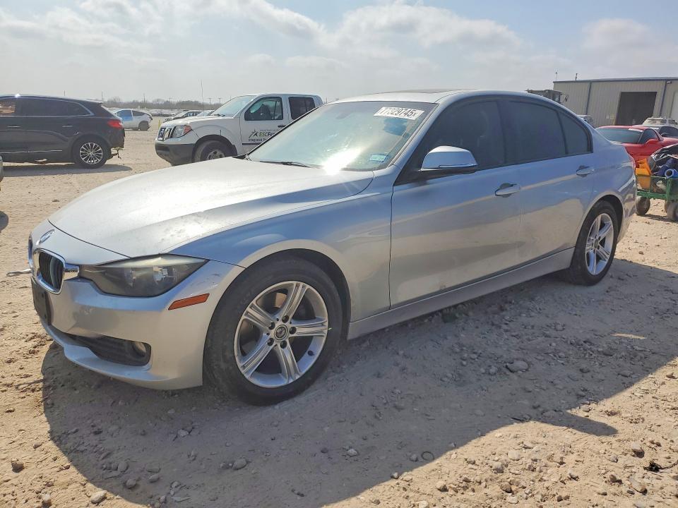 BMW 3 Series 2015, VIN WBA3C1C58FP116903, 2/5