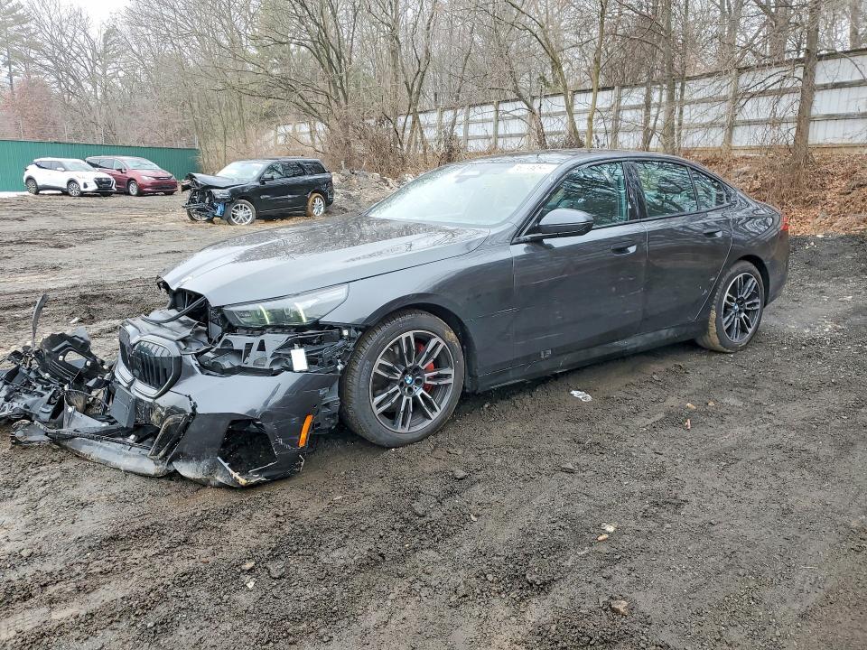 BMW 5 Series 2025, VIN WBA43FJ06SCT35398, 2/5
