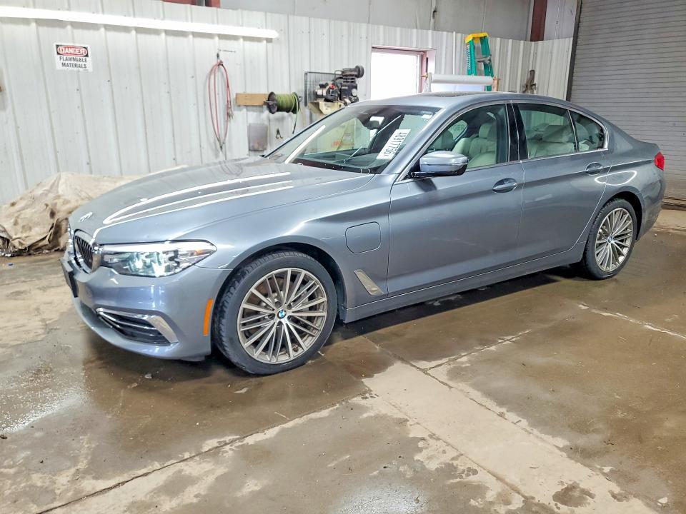 BMW 5 Series 2021, VIN WBA53BH06MWX22621, 2/5