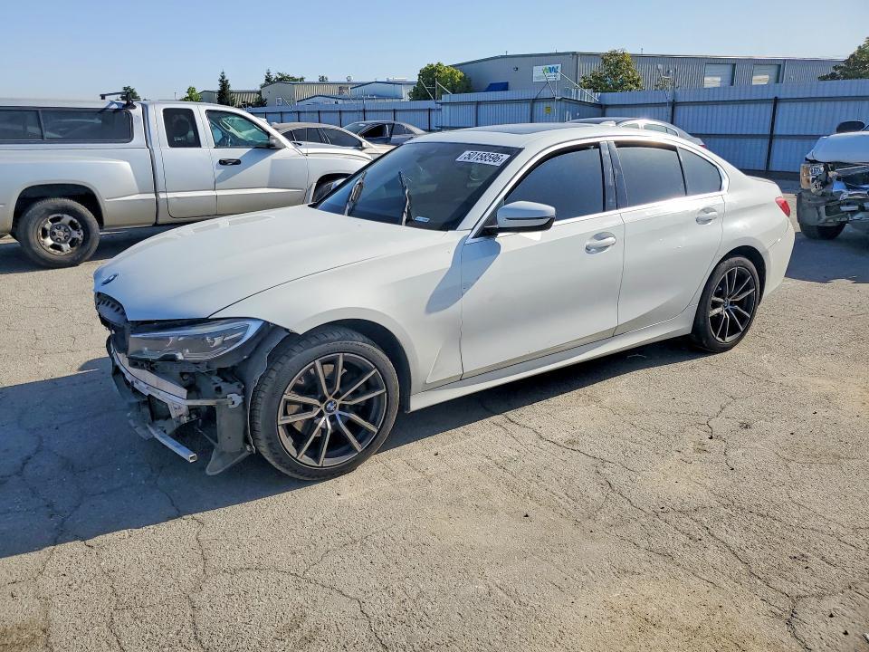 BMW 3 Series 2021, VIN WBA5R7C0XMFK59109, 2/5