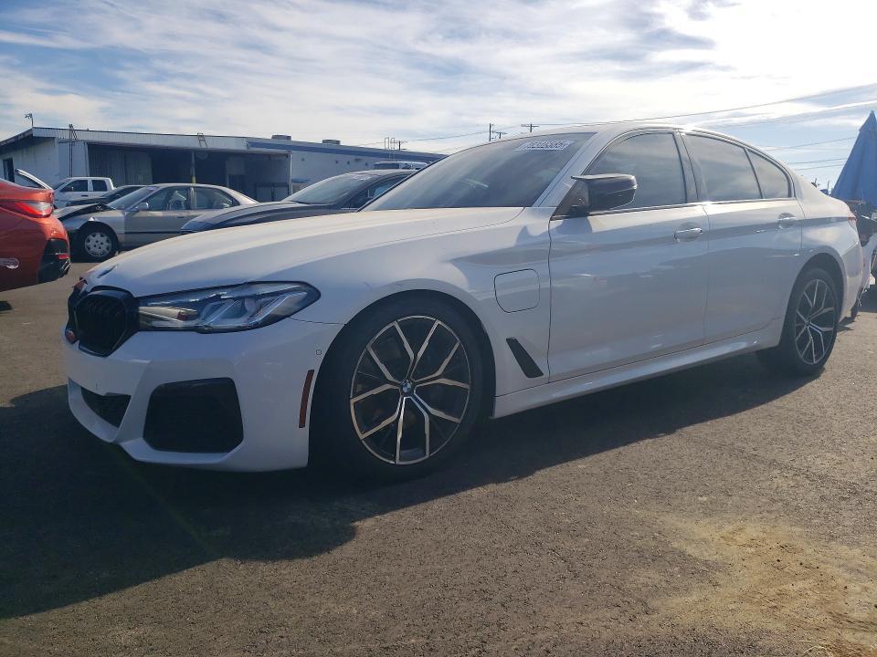 BMW 5 Series 2021, VIN WBA73BJ06MCG09727, 2/5