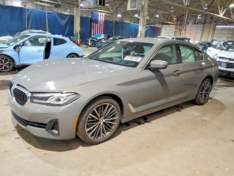 BMW 5 Series 2021, VIN WBA73BJ06MCG09727, 3/5