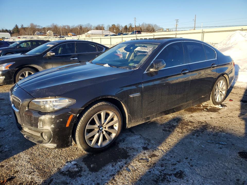 BMW 5 Series 2017, VIN WBAJA7C32HWA70513, 2/5