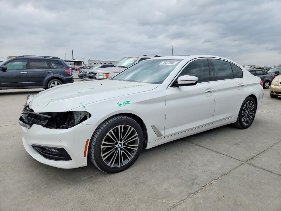 BMW 5 Series 2019, VIN WBAJE7C55KG893022, 2/5