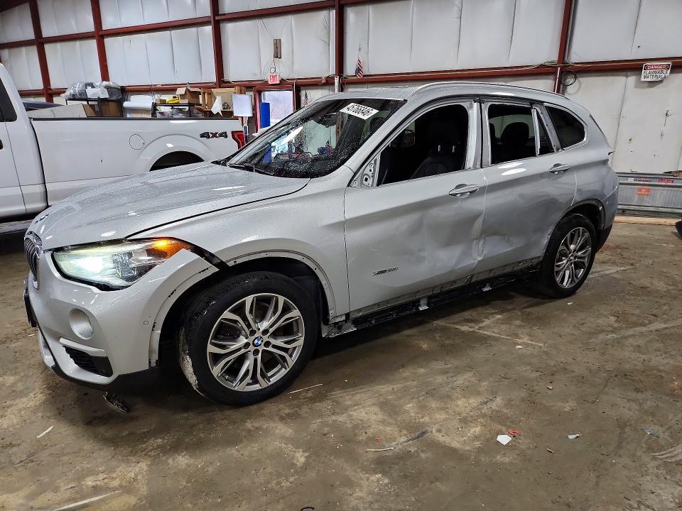 BMW X1 2015, VIN WBAVM5C59FVV93767, 4/5