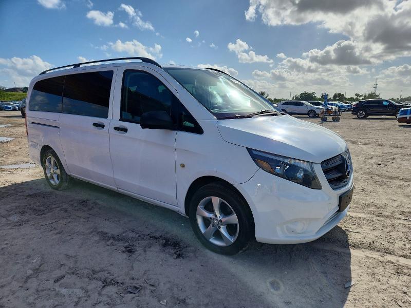 Mercedes-Benz Metris 2017, VIN WD4PG2EE5H3302314, 3/5