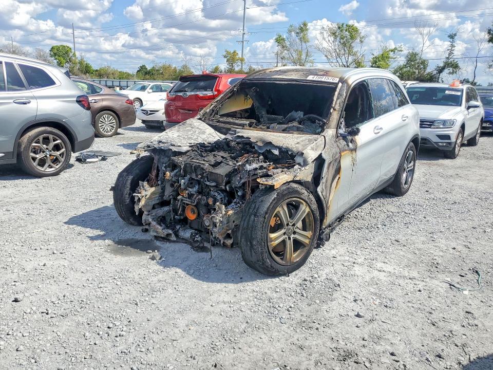 Mercedes-Benz GLC-Class 2019, VIN WDC0G4JB7KF588993, 3/5