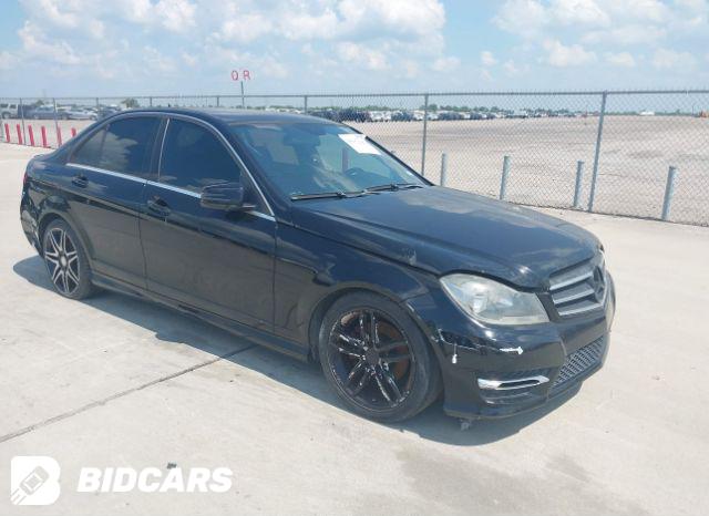 Mercedes-Benz C 250 2014, VIN WDDGF4HB2EA956338, 1/5