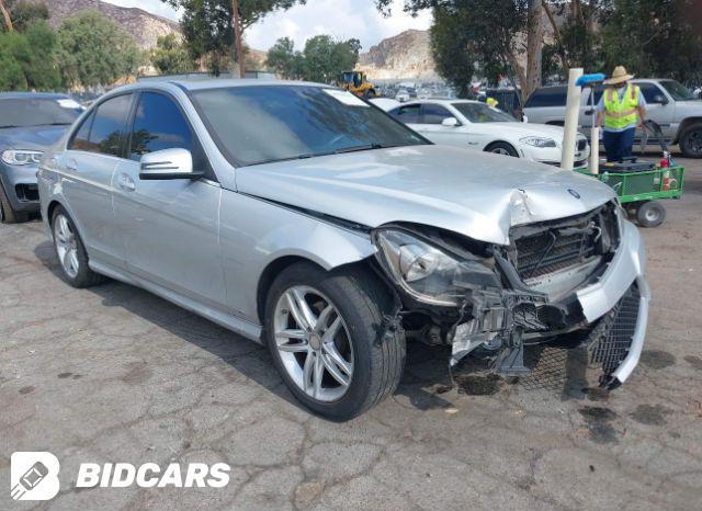 Mercedes-Benz C 250 2014, VIN WDDGF4HB2EA956338, 3/5