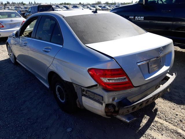 Mercedes-Benz C-Class 2013, VIN WDDGF4HB5DR264977, 3/5