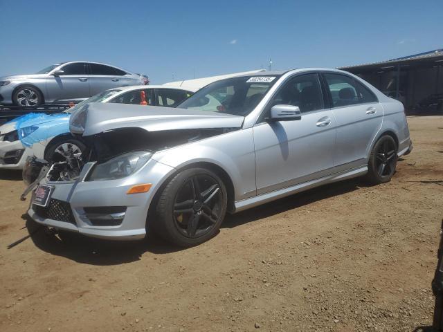 Mercedes-Benz C-Class 2014, VIN WDDGF4HB5EA954731, 3/5