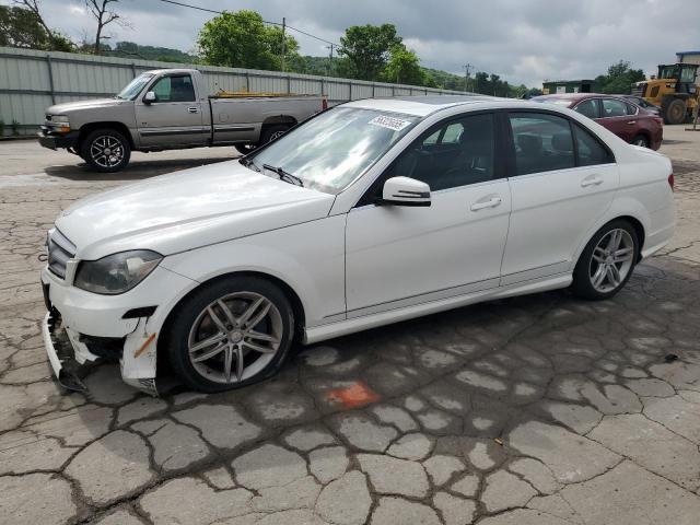 Mercedes-Benz C-Class 2014, VIN WDDGF4HB6EA964412, 2/5