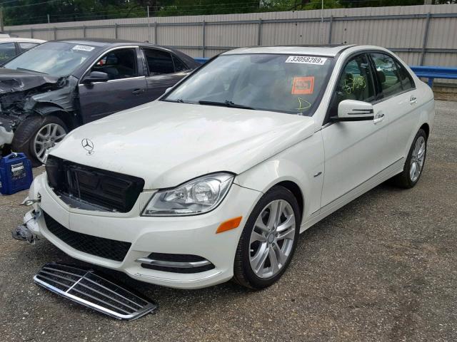 Mercedes-Benz C-Class 2012, VIN WDDGF4HB7CR218422, 2/5