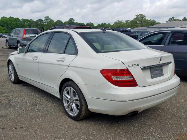 Mercedes-Benz C-Class 2012, VIN WDDGF4HB7CR218422, 3/5