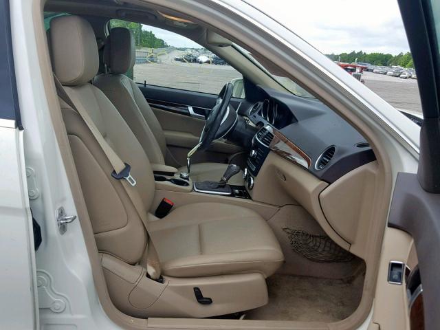 Mercedes-Benz C-Class 2012, VIN WDDGF4HB7CR218422, 5/5