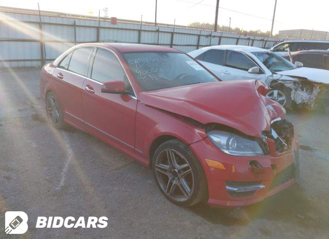 Mercedes-Benz C 250 2014, VIN WDDGF4HB8EA958708, 3/5