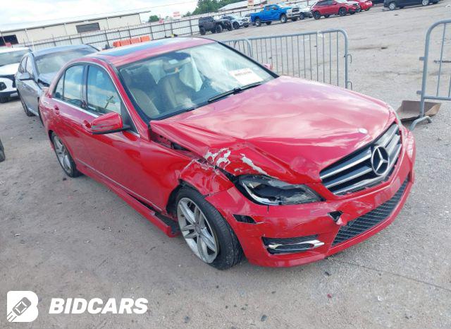 Mercedes-Benz C-Class 2014, VIN WDDGF4HB8ER301814, 1/5
