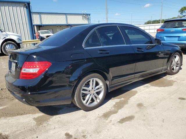 Mercedes-Benz C-Class 2014, VIN WDDGF4HBXEG213181, 3/5