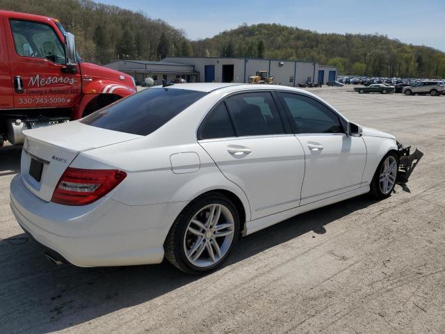 Mercedes-Benz C-Class 2013, VIN WDDGF8AB0DR276679, 3/5