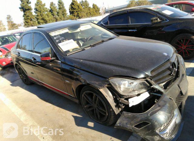 Mercedes-Benz C-Class 2013, VIN WDDGF8AB5DA841975, 15/17