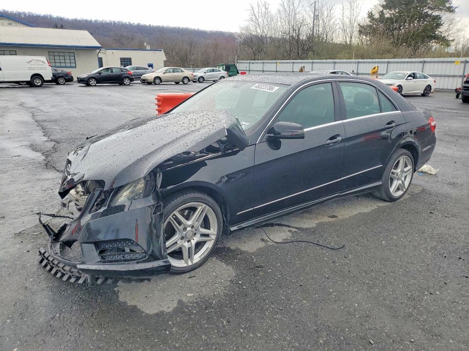 Mercedes-Benz E-Class 2014, VIN WDDHF5KB6EB002480, 2/5