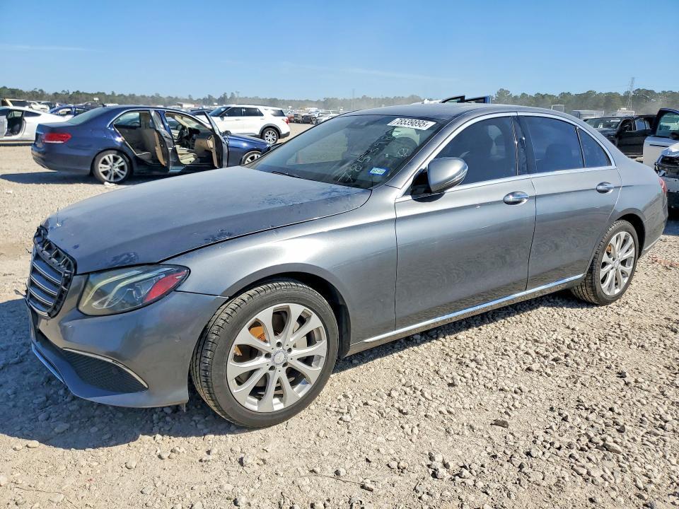 Mercedes-Benz E-Class 2017, VIN WDDZF4JB8HA081385, 4/5
