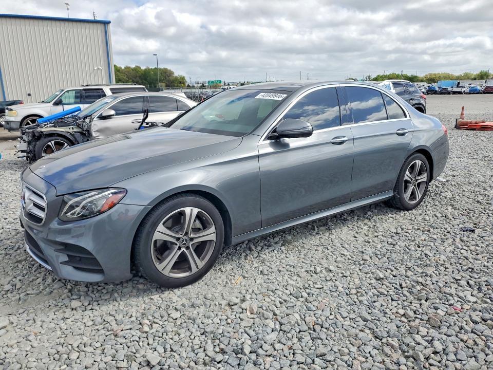 Mercedes-Benz E-Class 2019, VIN WDDZF6JBXKA490748, 2/5