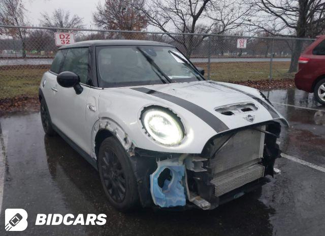 Mini Hardtop 2021, VIN WMWXR3C09M2N71804, 3/5