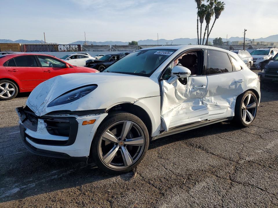 Porsche Macan 2023, VIN WP1AA2A58PLB09868, 3/5