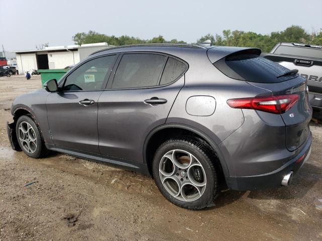 Alfa Romeo Stelvio 2018, VIN ZASFAKPN1J7B64524, 2/5