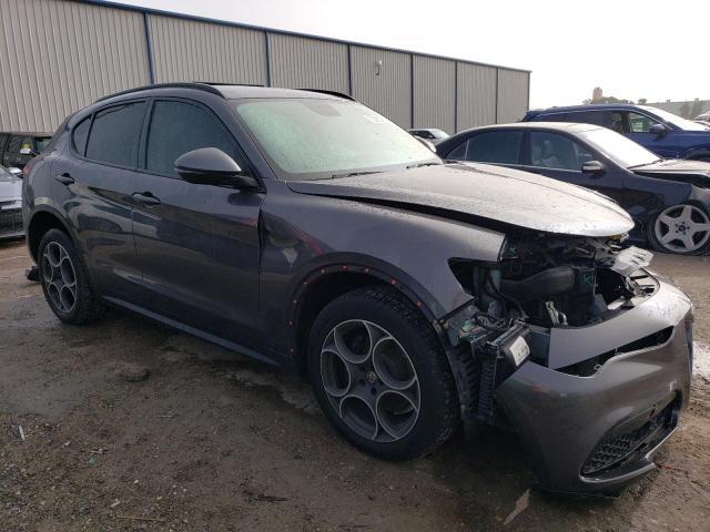 Alfa Romeo Stelvio 2018, VIN ZASFAKPN1J7B64524, 4/5
