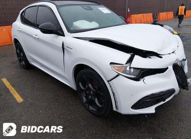 Alfa Romeo Stelvio 2023, VIN ZASPAKBN4P7D57013, 2/5