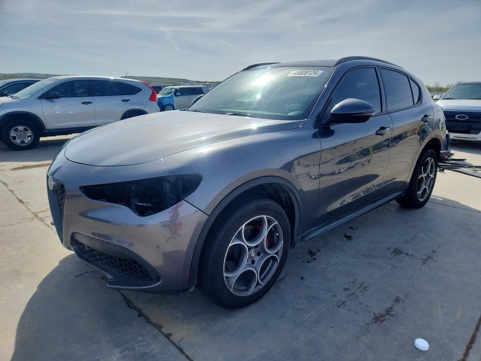 Alfa Romeo Stelvio 2022, VIN ZASPAKBN6N7D47743, 3/5